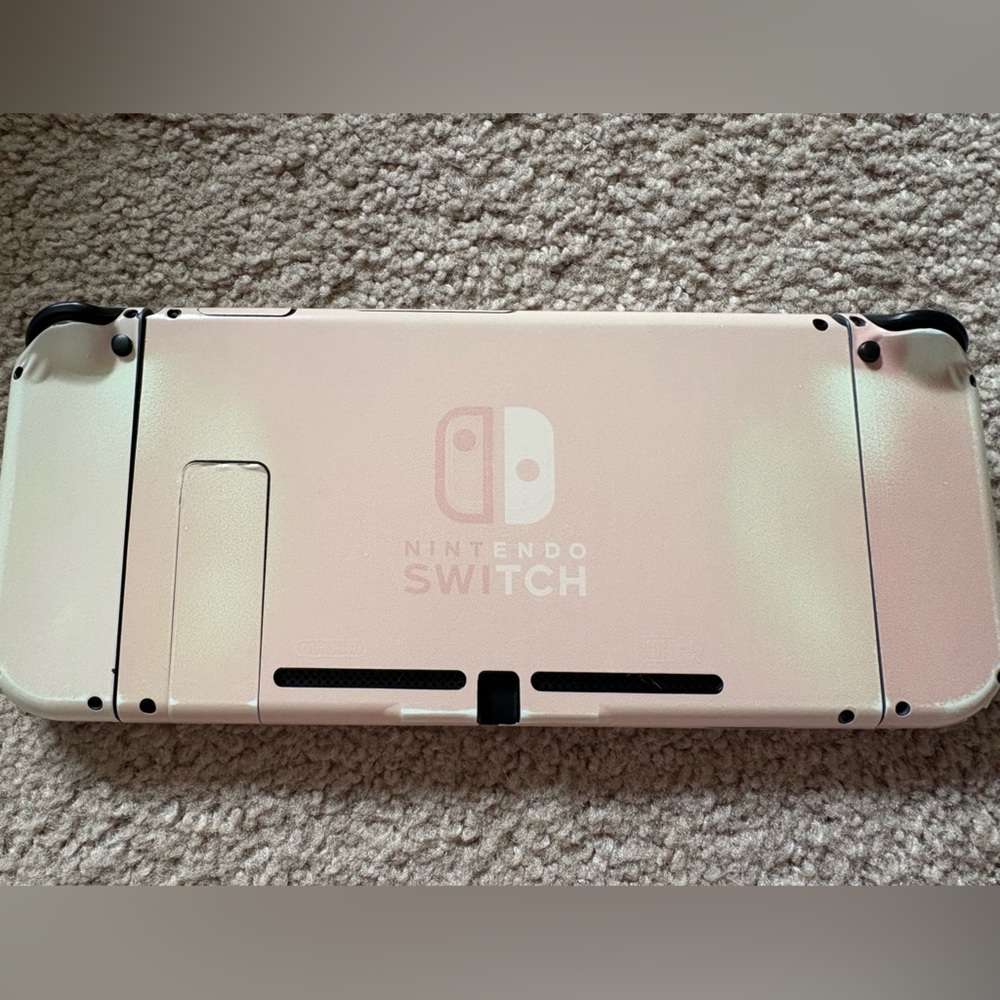 Nintendo Switch Complete Bundle - Picture 5 of 13
